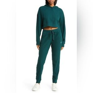 Alo muse set- midnight green